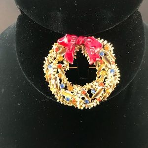 Vintage Art wreath brooch